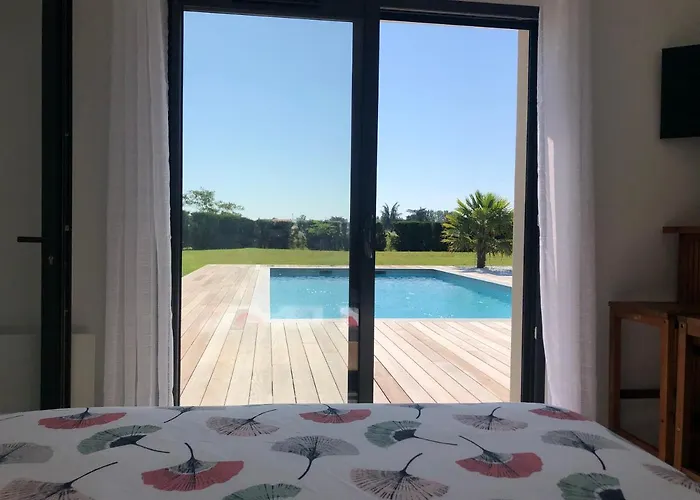 Lesberit Alojamento de Acomodação e Pequeno-almoço Saint-Medard-de-Guizieres