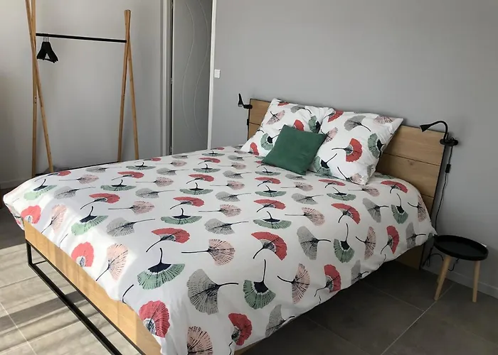 Lesberit Alojamento de Acomodação e Pequeno-almoço Saint-Medard-de-Guizieres